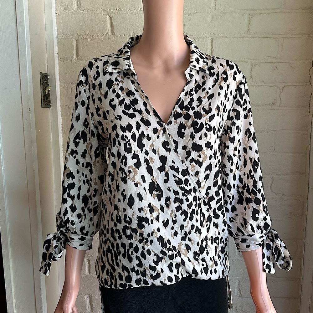 She + Sky size medium black cream tan animal print long sleeve blouse top